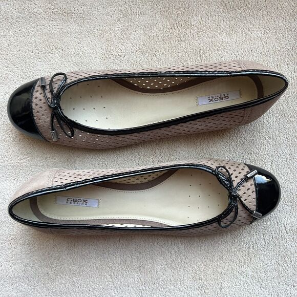 Geox Lola Taupe Nude Perforated Leather Black Cap Toe Ballet Flat EU 36.5 US 6.5 - Picture 1 of 16